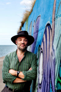 Richard Dee headshot