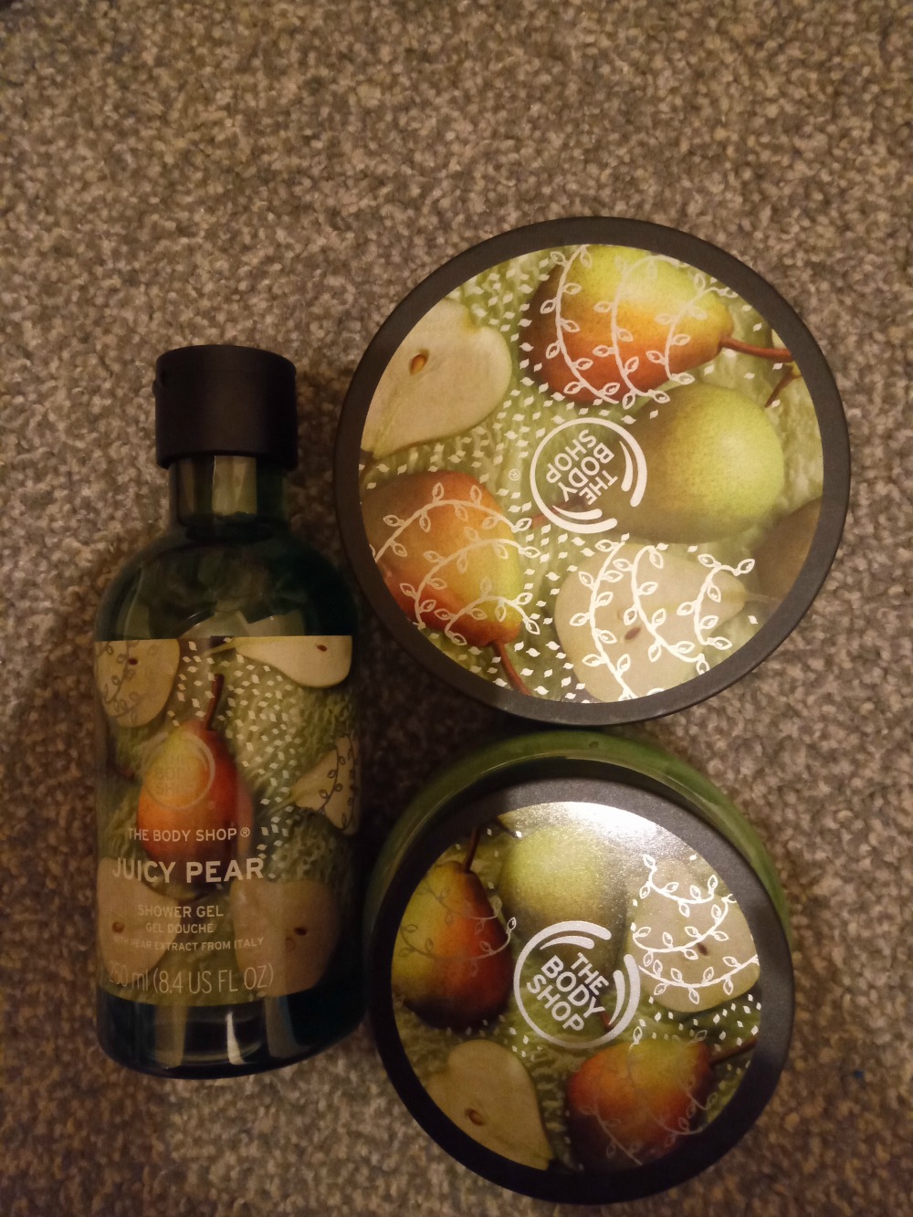 giveaway prize (items listed above the pic)