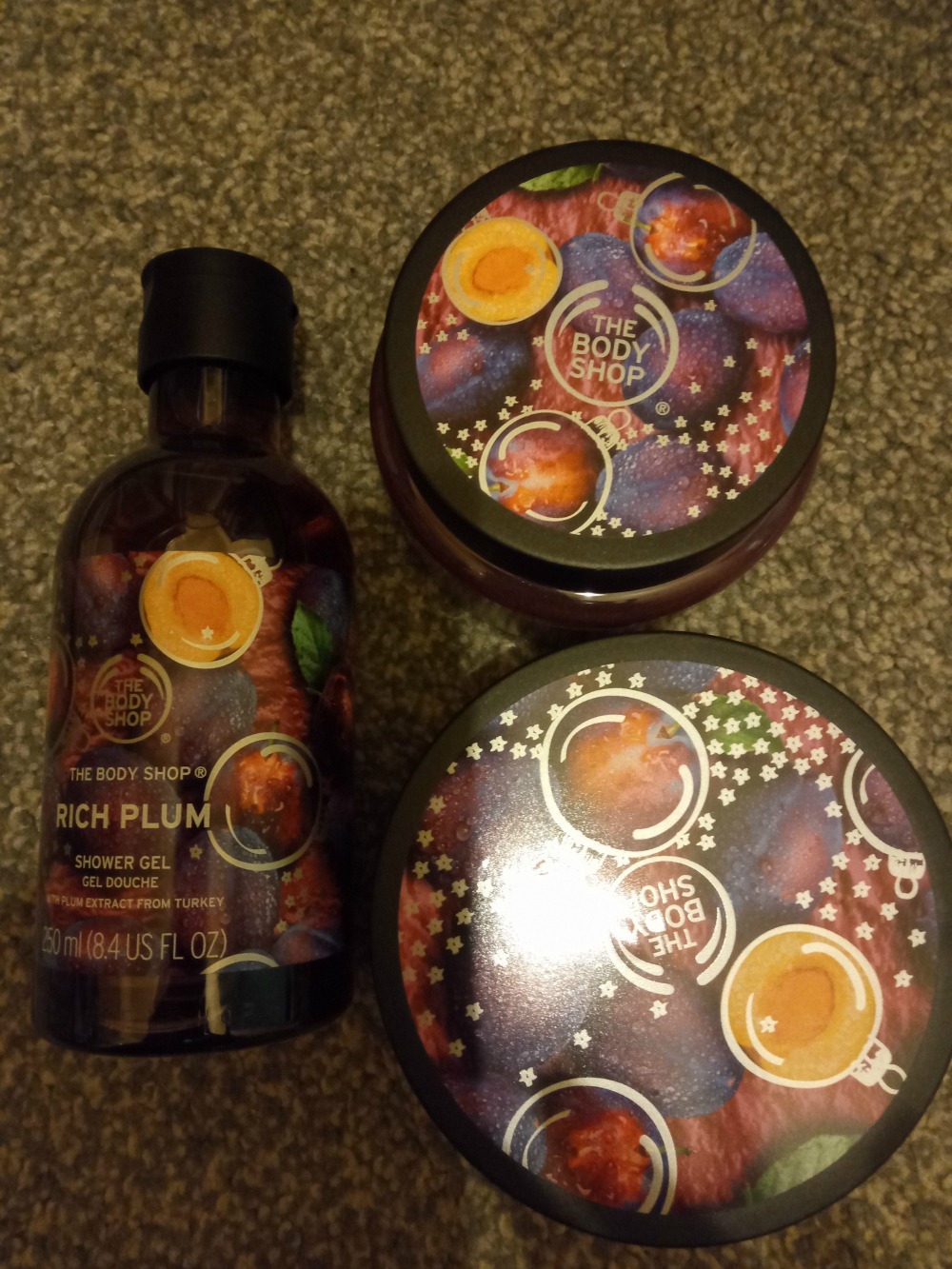 Giveaway prize (items listed above the pic)